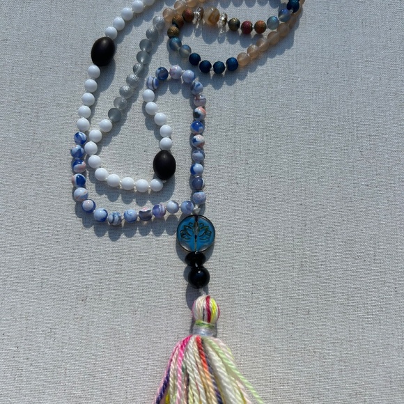 Japa Mala Lotus flower Rainbow Joy - Picture 2 of 5